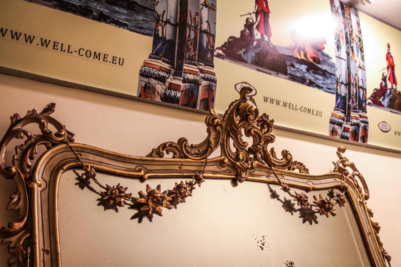Well Come - Palazzo Reale Napoli