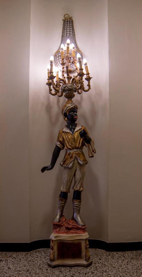 Well Come - Palazzo Reale Affittacamere *